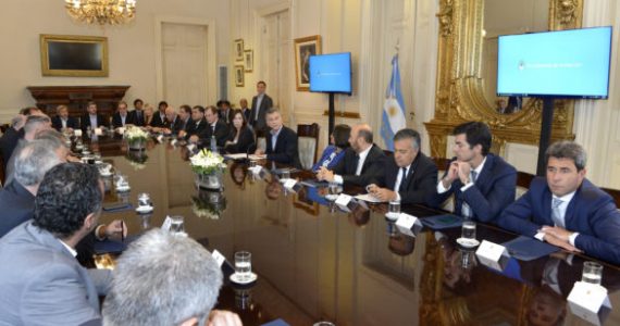 Mendoza firmó el Pacto Fiscal