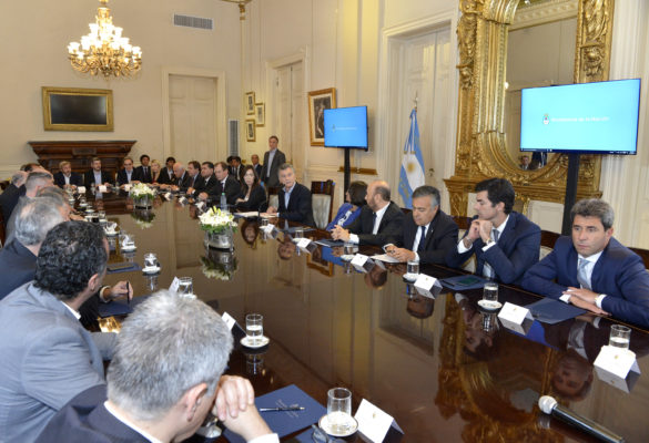 Mendoza firmó el Pacto Fiscal