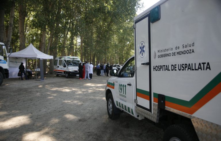 Pulmón de estacionamiento y puesto sanitario instalado en Uspallata.