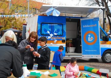 LLEGA EL BIBLIOMOVIL A TUPUNGATO