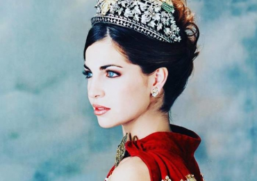 Presentan libro sobre la vida de la reina mandato cumplido Nuri Donnantuoni