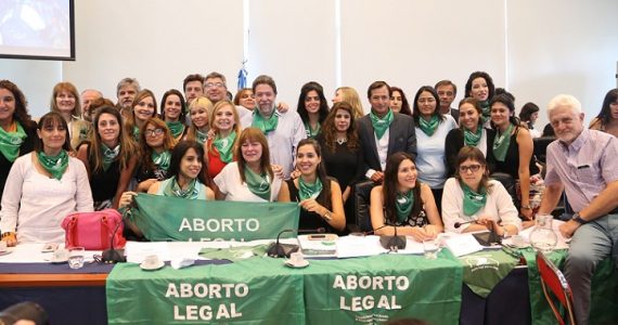 Presentan el proyecto sobre el aborto y se trata en 2 semanas