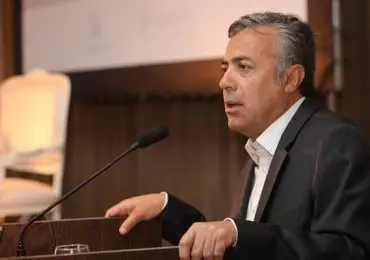 Cornejo prepara un nuevo ítem para el sueldo de los docentes