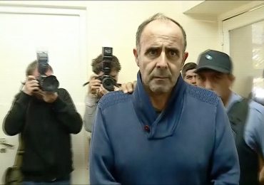 Desde que fue detenido, el empresario luce muy triste y con aspecto desmejorado.