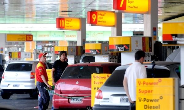 Al igual que Axion, Shell bajará los precios de los combustibles