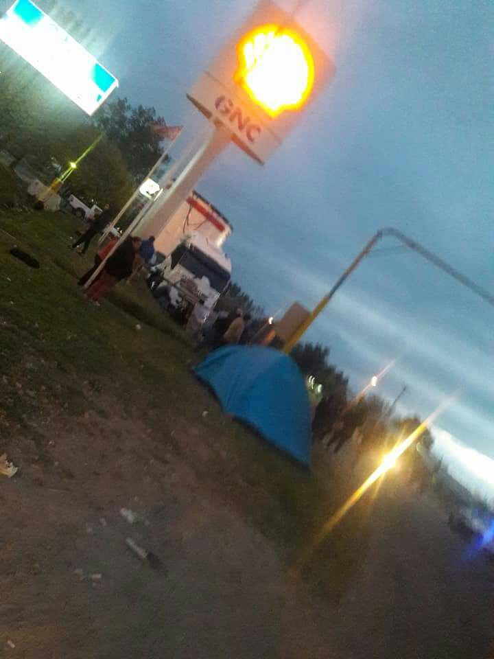 Los manifestantes se quedaron en “guardia pasiva” en el lugar.