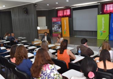 DOS SIGNIFICATIVAS CHARLAS SE EXPONDRÁN EN EL CENTRO REGIONAL UNIVERSITARIO DE TUPUNGATO.DOS SIGNIFICATIVAS CHARLAS SE EXPONDRÁN EN EL CENTRO REGIONAL UNIVERSITARIO DE TUPUNGATO.