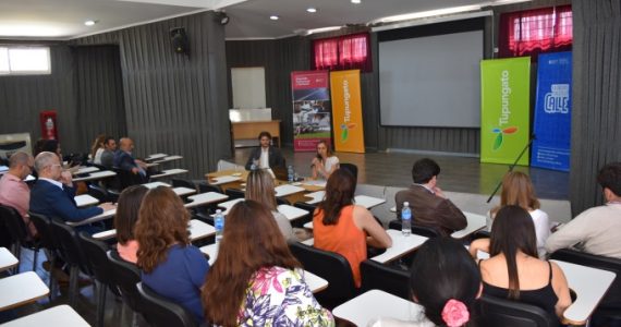 DOS SIGNIFICATIVAS CHARLAS SE EXPONDRÁN EN EL CENTRO REGIONAL UNIVERSITARIO DE TUPUNGATO.DOS SIGNIFICATIVAS CHARLAS SE EXPONDRÁN EN EL CENTRO REGIONAL UNIVERSITARIO DE TUPUNGATO.