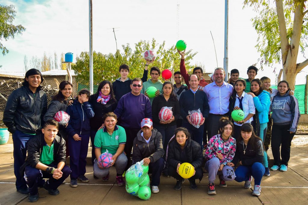 Entrega de material deportivo Tgto