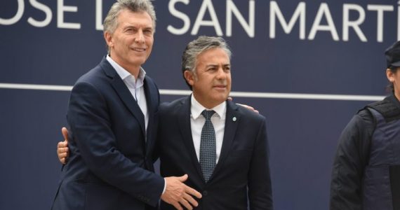 Llega Macri a Mendoza en clima de crisis y reclamos
