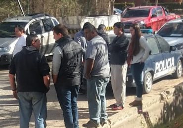 Momento en el que el vehículo de los delincuentes fue interceptado