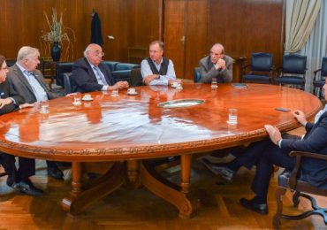 Especialistas que se reunieron con Dujovne prevén una inflación de 27%