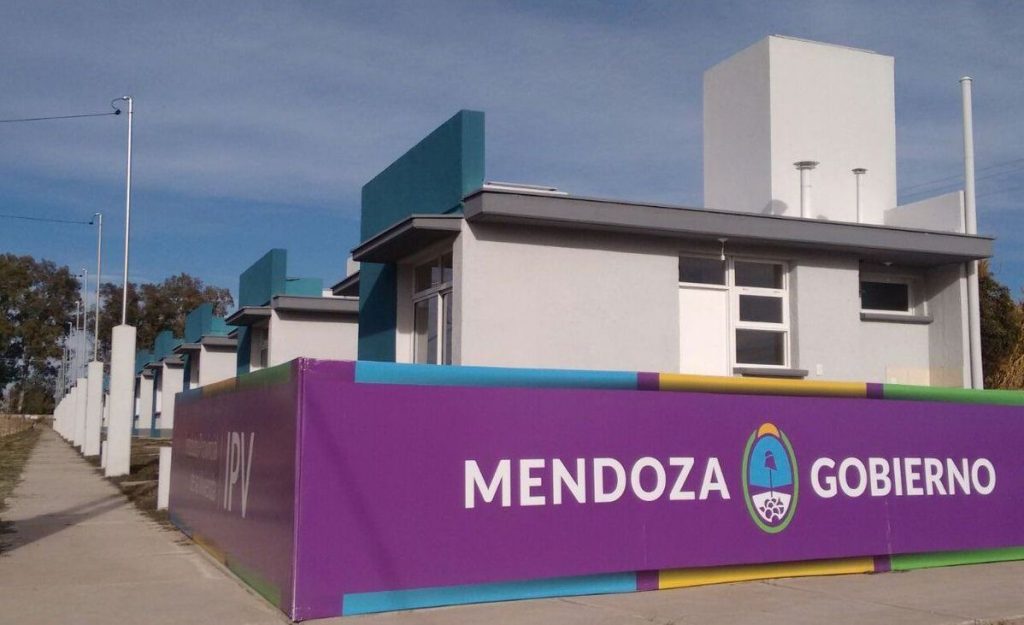 mendoza construye