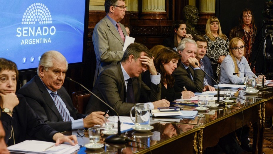 Tras una intensa sesión, el Senado aprobó la ley de tarifas pero Macri la vetará