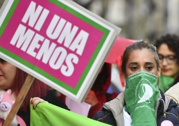 Multitudinaria marcha en Mendoza por #NiUnaMenos. Foto: Horacio Altamirano. MENDOZA Una multitud en la marcha por el aniversario de #NiUnaMenos