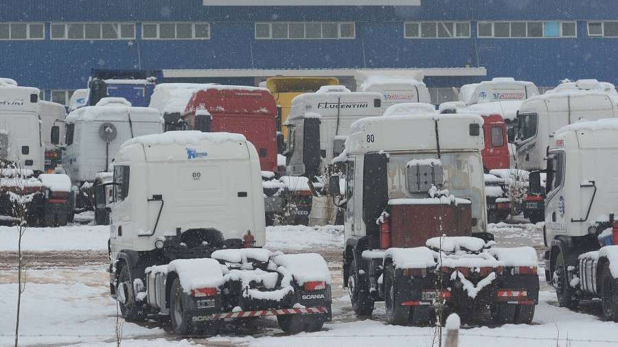 Ya son más de 200 los camiones varados en alta montaña