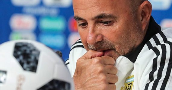 La AFA dio la noticia a través de Twitter. Le pagará 2 millones de dólares por la rescisión del contrato.