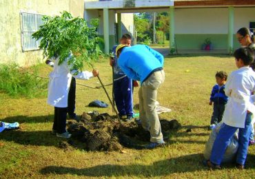 Será en Tupungato, el Municipio donará árboles a todas aquellas Instituciones Educativas del Departamento, que así lo requieran.
