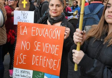 Universitarios y terciarios se unieron para salir a reclamarle al Gobierno