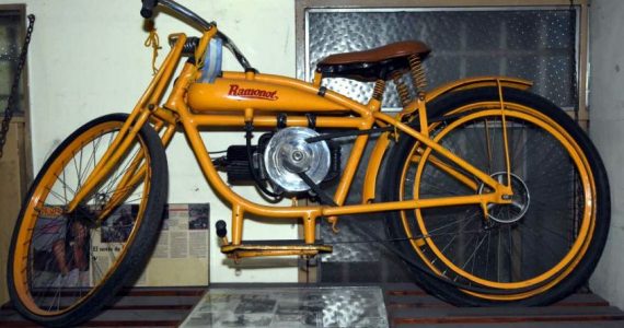 Joya mecánica. Una de las pocas Ramonot que hoy se pueden ver; motor de 2 tiempos de 100cc.