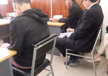 Hisa estuvo presente en la audiencia con un estado desmejorado.