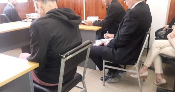 Hisa estuvo presente en la audiencia con un estado desmejorado.