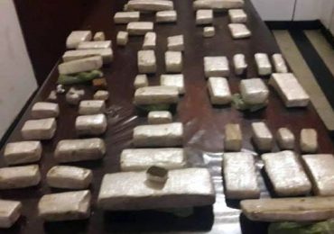 65 ladrillos. Los paquetes incautados en el Valle de Uco. Prensa Ministerio de Deguridad