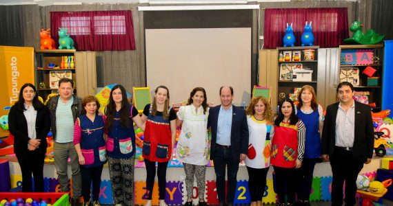 Entrega de Material SEOS y CDyF Tgto7