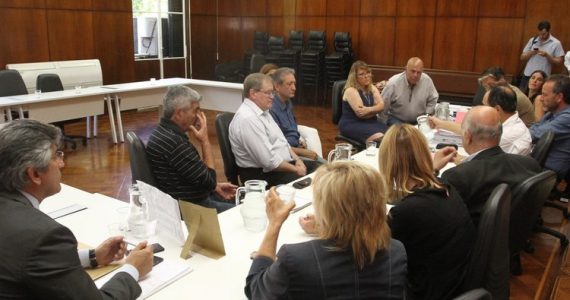 Debate de comisiones por la mineria