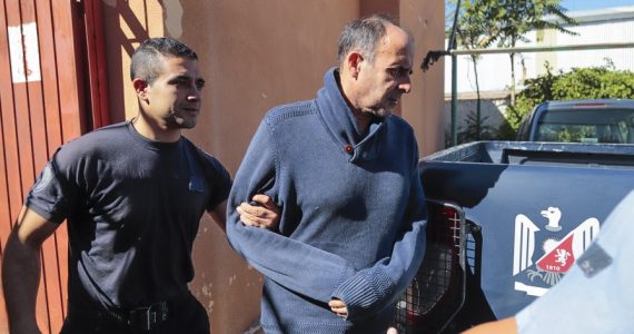 Leonardo Hisa, horas después de ser detenido por el homicidio de ex mujer.