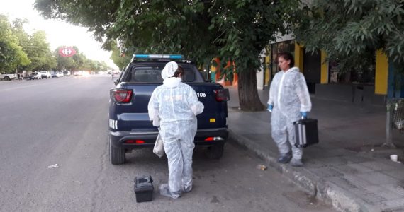 Tenía 28 años y la Justicia sigue la hipótesis de un asesinato fuera del hospedaje pero que luego lo dejaron en la habitación.