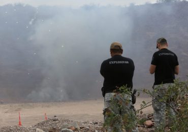 Procedimiento. Luego del secuestro, la pirotecnia es quemada. Prensa Gobierno de Mendoza