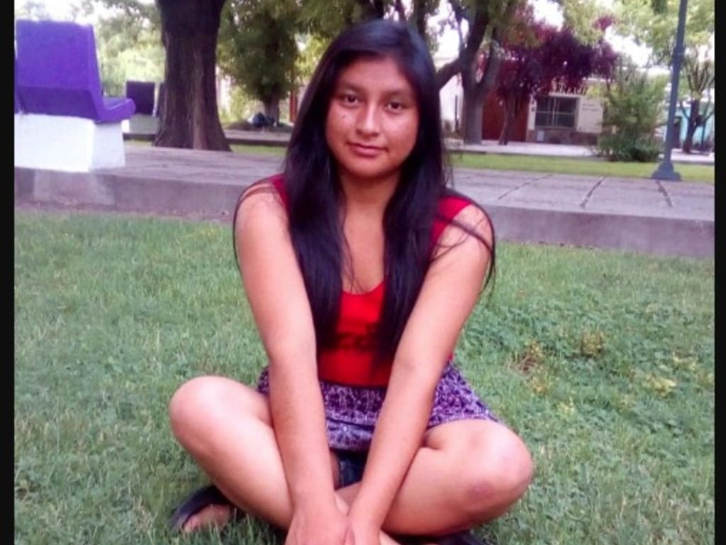 Anabel Mamani Reyna tiene 17 años y fue vista por última vez el domingo pasado en un parque de diversiones.