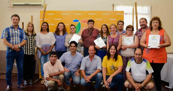 Entrega de subsisidos a Emprendedores de Tgto9
