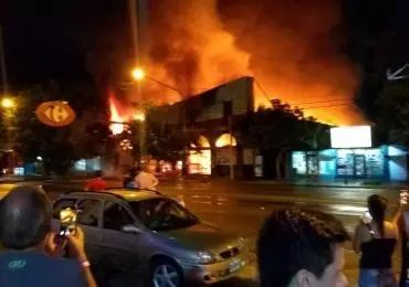 Incendio Carrefour Tunuyán
