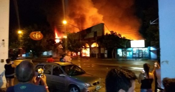Incendio Carrefour Tunuyán