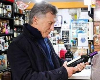 Macri recorrió Malargüe y compró un vino de Tupungato