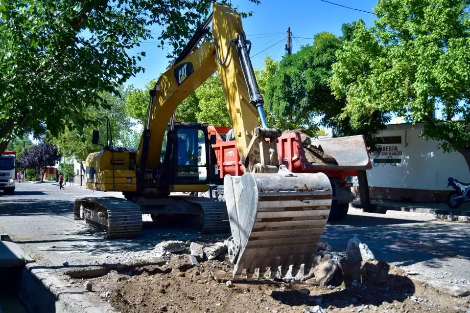 Comenzaron los trabajos de repavimentación en la Calle Lucas Pizarro de Tupungato