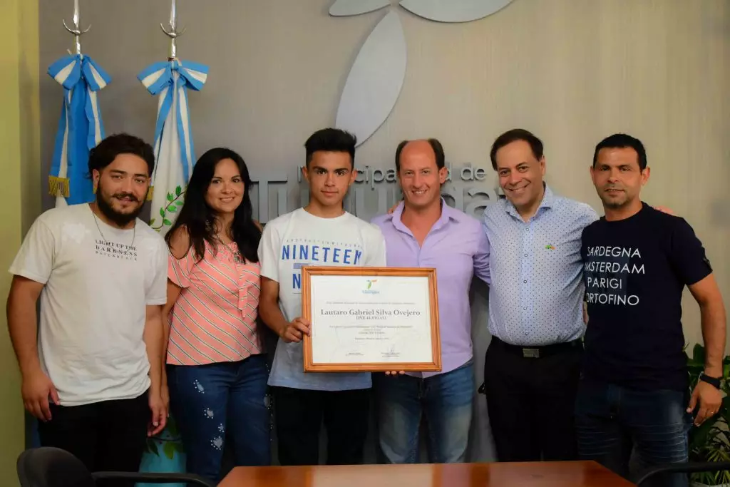Lautaro Silva fue reconocido por el Intendente de Tupungato por su actuación en uno de los festivales más importantes del Malambo en Argentina. 