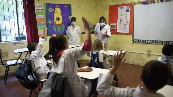 Docentes: cómo inscribirse para el descuento en naftas YPF